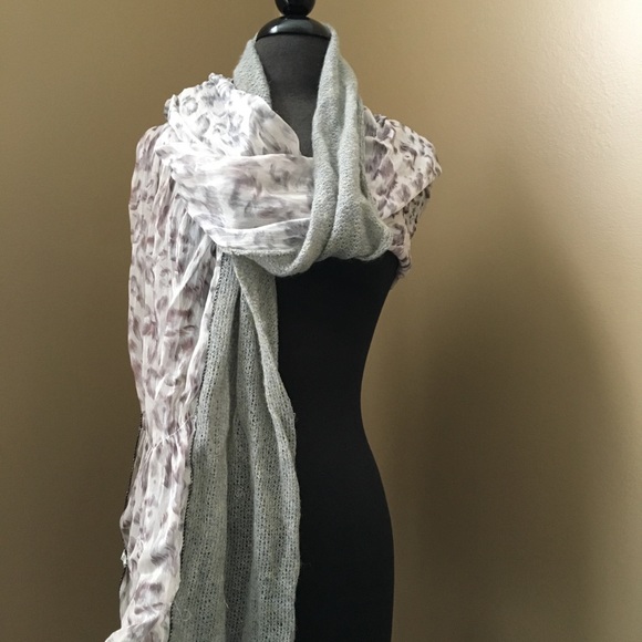 Scarf - Picture 1 of 3